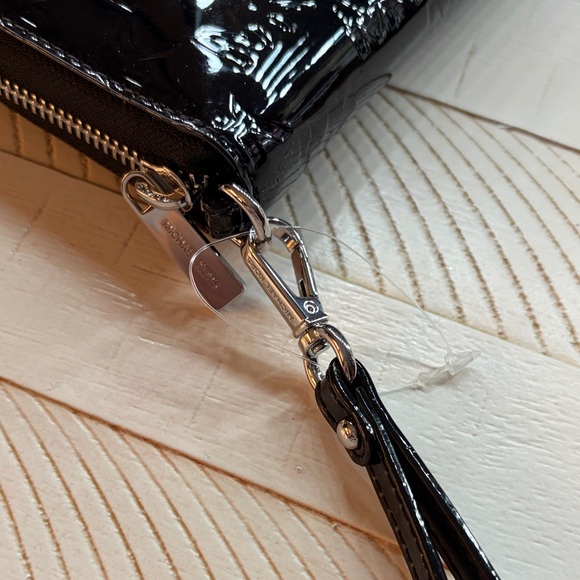 Jet Set Large Logo Wallet - Picture 2 of 10